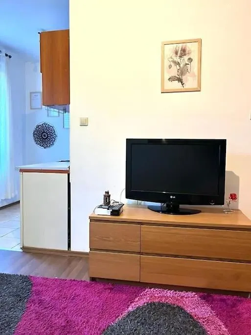 Bezagenta Mineralna 1 Bed Wi-Fi Apartment Warsaw